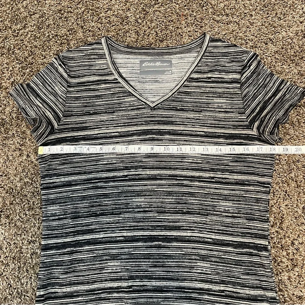 Eddie Bauer Womens V-Neck Black & Cream Short Sleeve Tee Shirt Sz Womens… - Picture 5 of 6